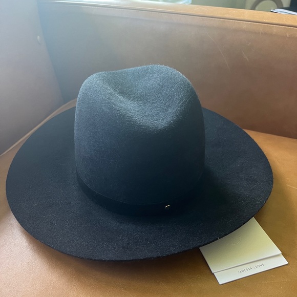Janessa Leone Rylan 100% wool black hat. Size medium. New with tags & hat box. - Picture 6 of 11